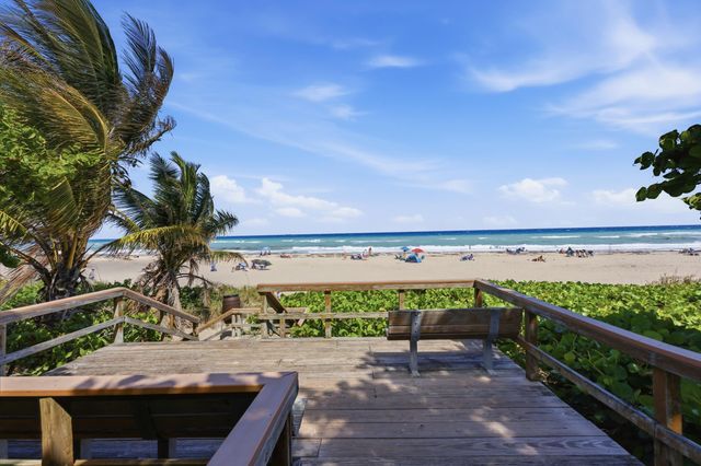 7 Belair Drive, Boynton Beach, FL 33435