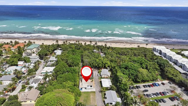 7 Belair Drive, Boynton Beach, FL 33435