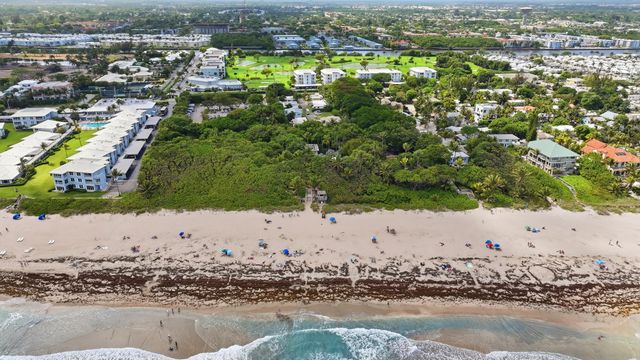 7 Belair Drive, Boynton Beach, FL 33435