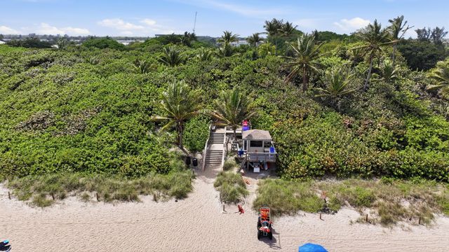 7 Belair Drive, Boynton Beach, FL 33435