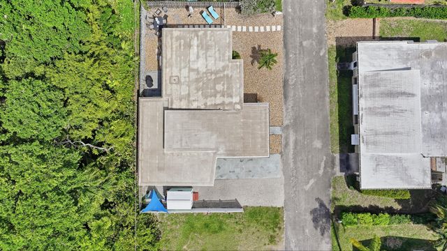7 Belair Drive, Boynton Beach, FL 33435