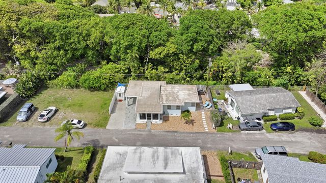 7 Belair Drive, Boynton Beach, FL 33435