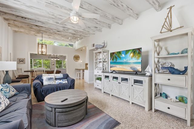 7 Belair Drive, Boynton Beach, FL 33435