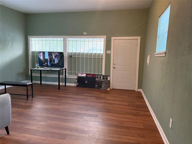 6325 Cullen Boulevard, Houston, TX 77021