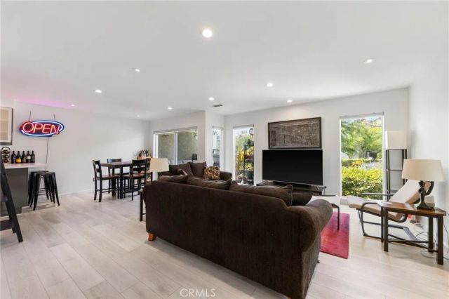 11744 Moorpark F, Studio City, CA 91604