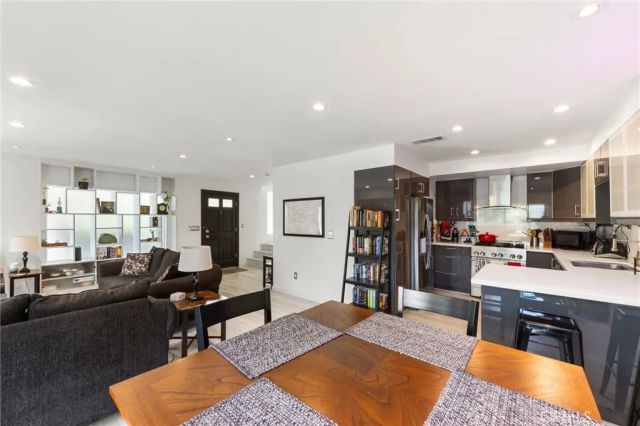 11744 Moorpark F, Studio City, CA 91604