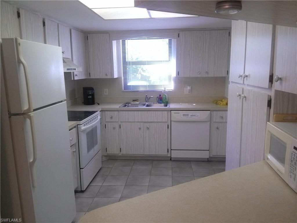 4963 Pepper CIR D106, Naples, FL 34113