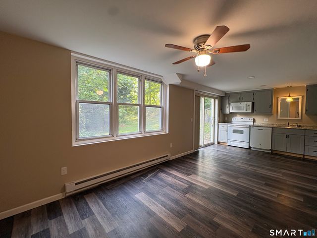 1185 Randolph Road Back Apartment, Middletown, CT 06457