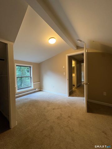 1185 Randolph Road Back Apartment, Middletown, CT 06457