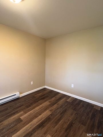 1185 Randolph Road Back Apartment, Middletown, CT 06457