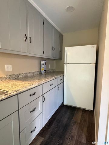 1185 Randolph Road Back Apartment, Middletown, CT 06457