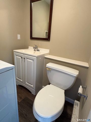 1185 Randolph Road Back Apartment, Middletown, CT 06457