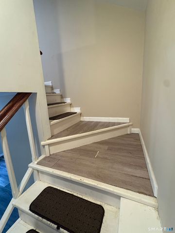 1185 Randolph Road Back Apartment, Middletown, CT 06457