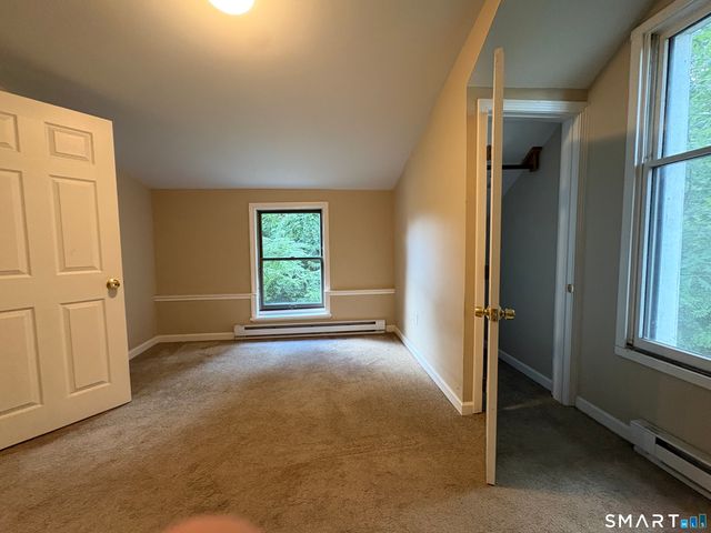1185 Randolph Road Back Apartment, Middletown, CT 06457