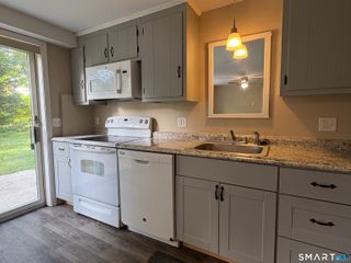 1185 Randolph Road Back Apartment, Middletown, CT 06457