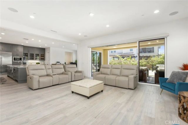 17281 Cobblestone, Huntington Beach, CA 92649