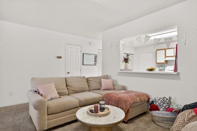 492 PHEASANT RUN CIR, Harrisonburg, VA 22801