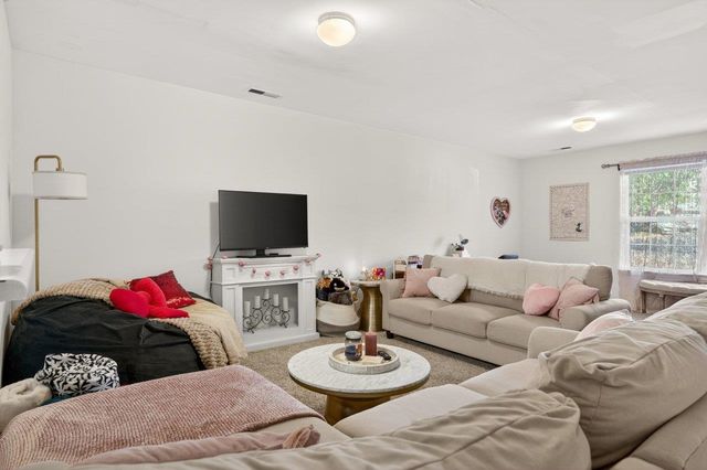 492 PHEASANT RUN CIR, Harrisonburg, VA 22801