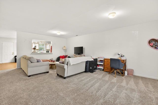 492 PHEASANT RUN CIR, Harrisonburg, VA 22801