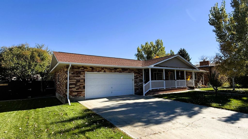 409 S 22nd St, Worland, WY 82401 photo 2