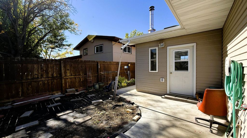409 S 22nd St, Worland, WY 82401 photo 4