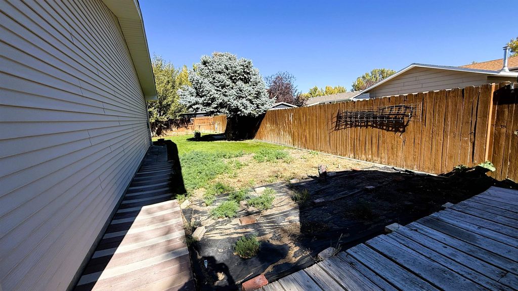 409 S 22nd St, Worland, WY 82401 photo 5