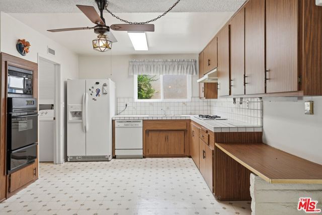6701 Neddy Avenue, West Hills (los Angeles), CA 91307