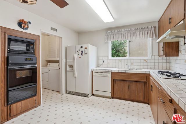 6701 Neddy Avenue, West Hills (los Angeles), CA 91307