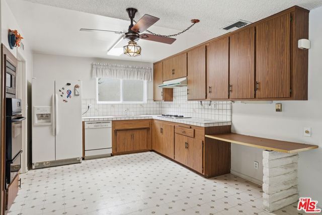 6701 Neddy Avenue, West Hills (los Angeles), CA 91307