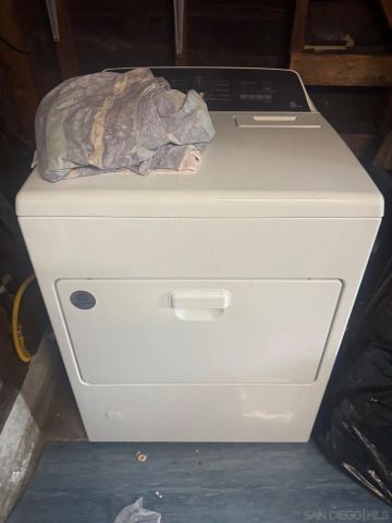 7104 Hybeth Dr, La Mesa, CA 91941