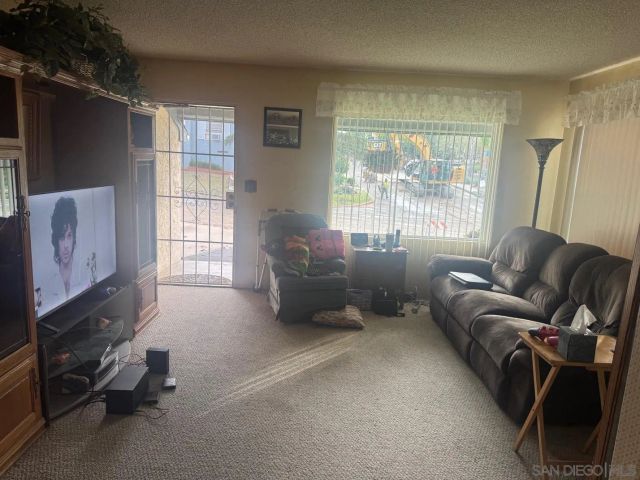 7104 Hybeth Dr, La Mesa, CA 91941