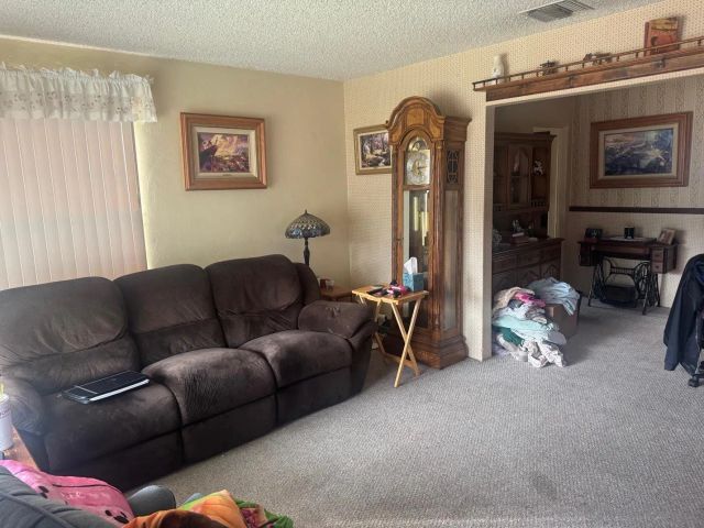 7104 Hybeth Dr, La Mesa, CA 91941