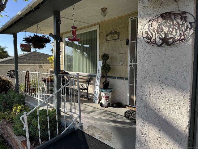 7104 Hybeth Dr, La Mesa, CA 91941