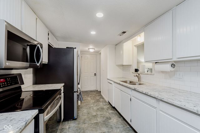 9017 Cinnebar Drive, Indianapolis, IN 46268