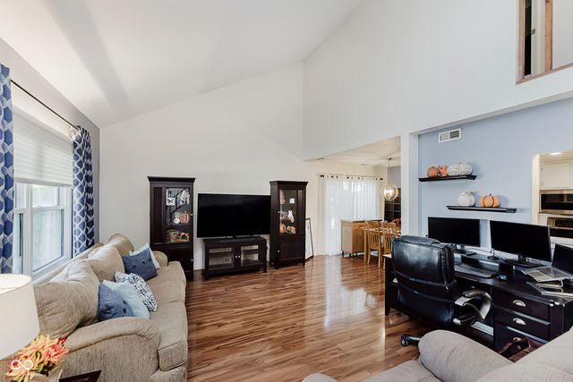 9017 Cinnebar Drive, Indianapolis, IN 46268