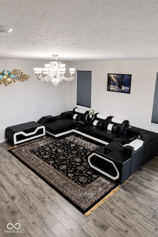 271 Walker Drive, Whiteland, IN 46184