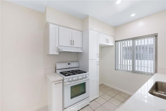 580 W Stocker Street 6, Glendale, CA 91202