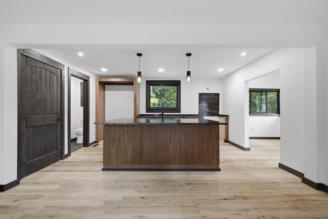 436 Walworth AVENUE, Fontana, WI 53125