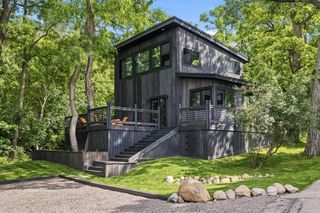 436 Walworth AVENUE, Fontana, WI 53125