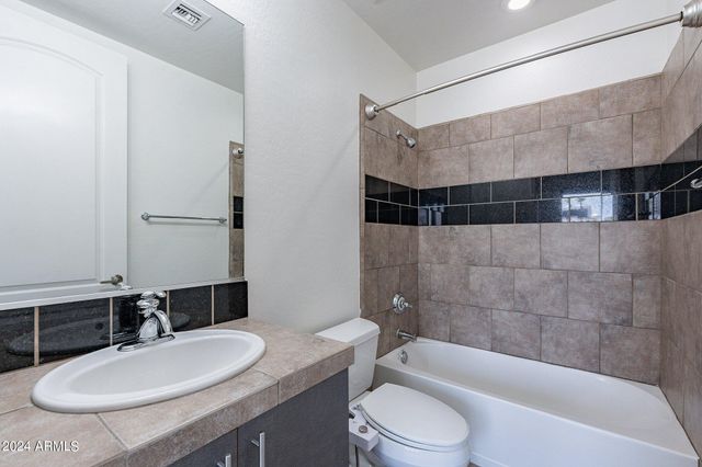 17 W VERNON Avenue W 11, Phoenix, AZ 85003