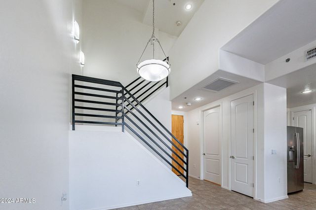 17 W VERNON Avenue W 11, Phoenix, AZ 85003