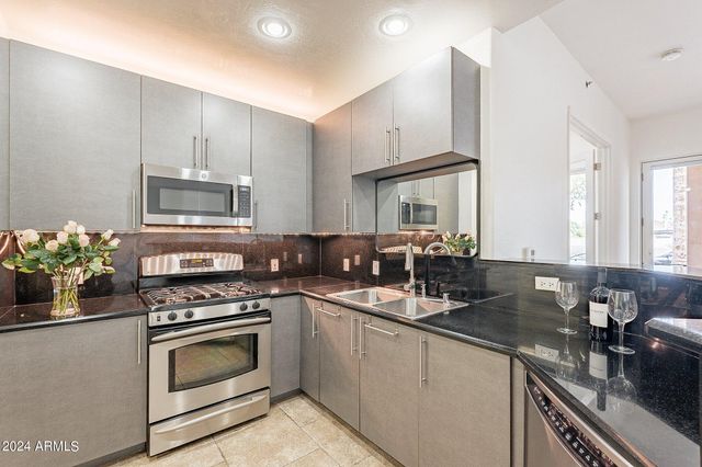 17 W VERNON Avenue W 11, Phoenix, AZ 85003