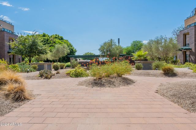 17 W VERNON Avenue W 11, Phoenix, AZ 85003