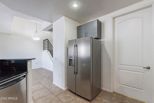 17 W VERNON Avenue W 11, Phoenix, AZ 85003