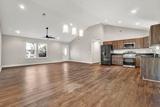 7 W 2nd Street, Williamston, SC 29697