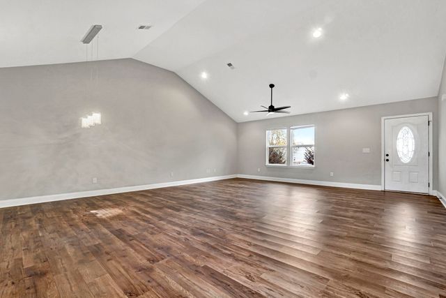 7 W 2nd Street, Williamston, SC 29697