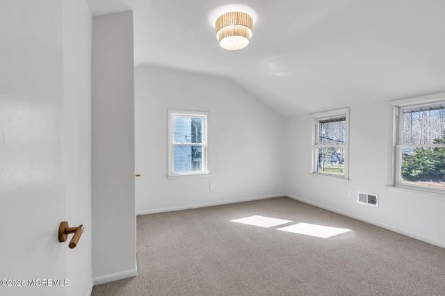 6 Sadie Lane, New Egypt, NJ 08533