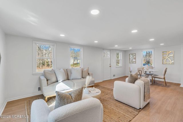 6 Sadie Lane, New Egypt, NJ 08533