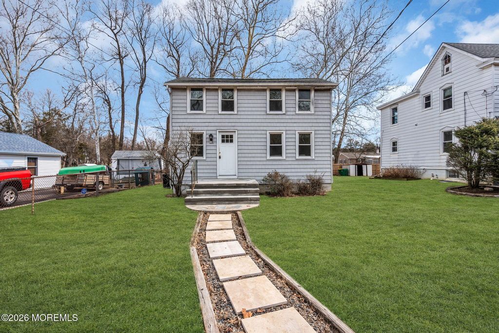 6 Sadie Lane, New Egypt, NJ 08533