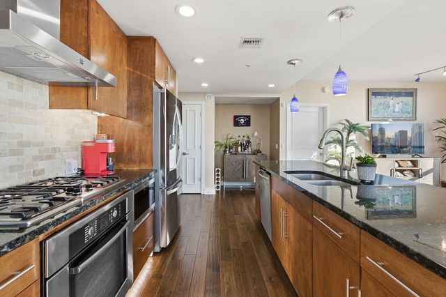 300 Bowie ST 2903, Austin, TX 78703